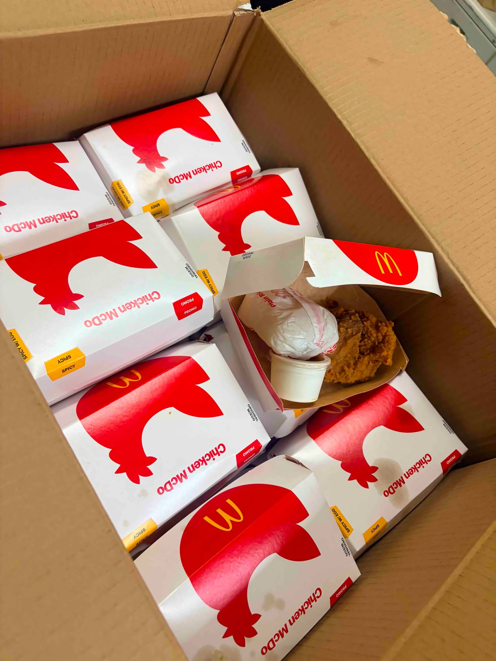 MCDONALD'S seMcDonald’s serves up its signature chicken and rice meal.rves up its signature chicken and rice meal.
