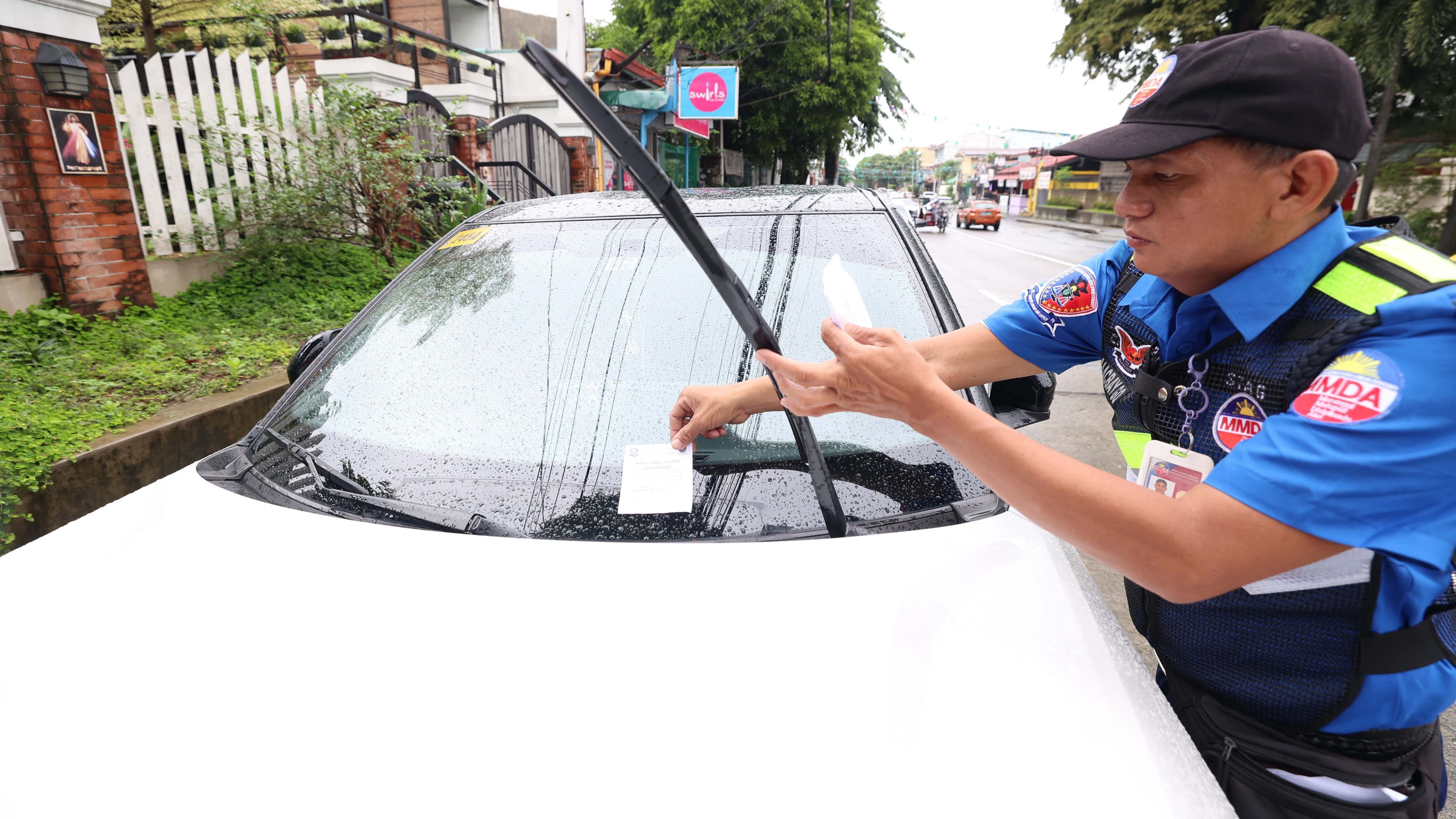 MMDA: Hundreds of vehicles ticketed for illegal parking amid INC rally
