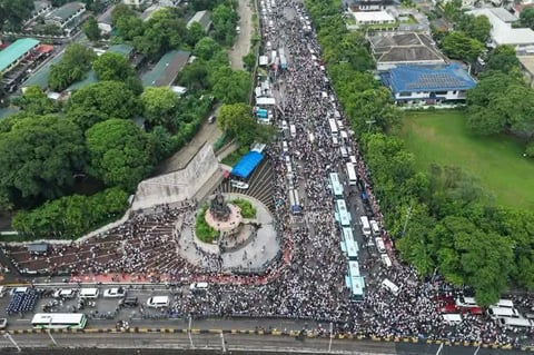MMDA tickets hundreds over INC rally parking