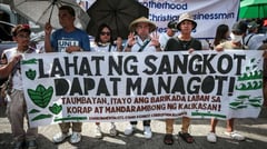 Group asks: Why no congressman arrested?