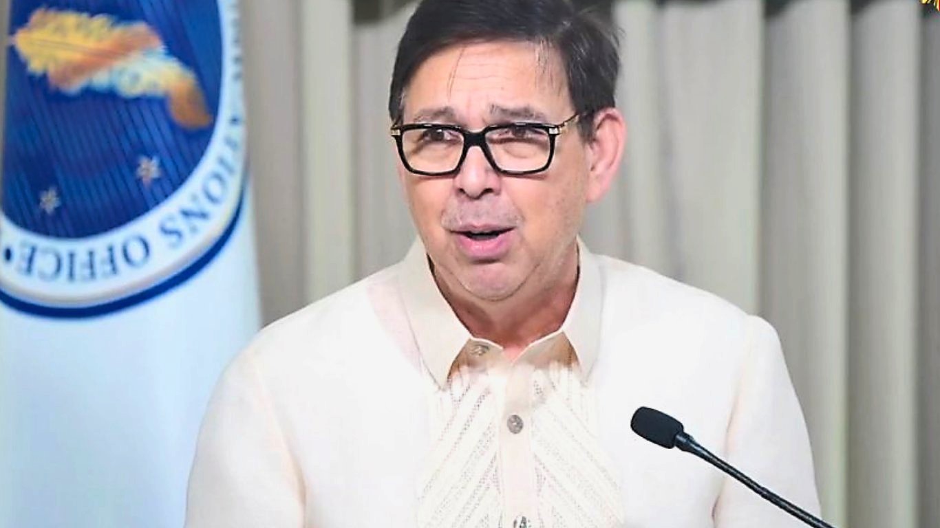 More investments, jobs seen 
after lift in Phl’s income status 