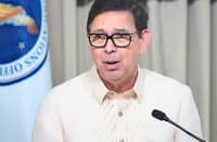 More investments, jobs seen
after lift in Phl’s income status
