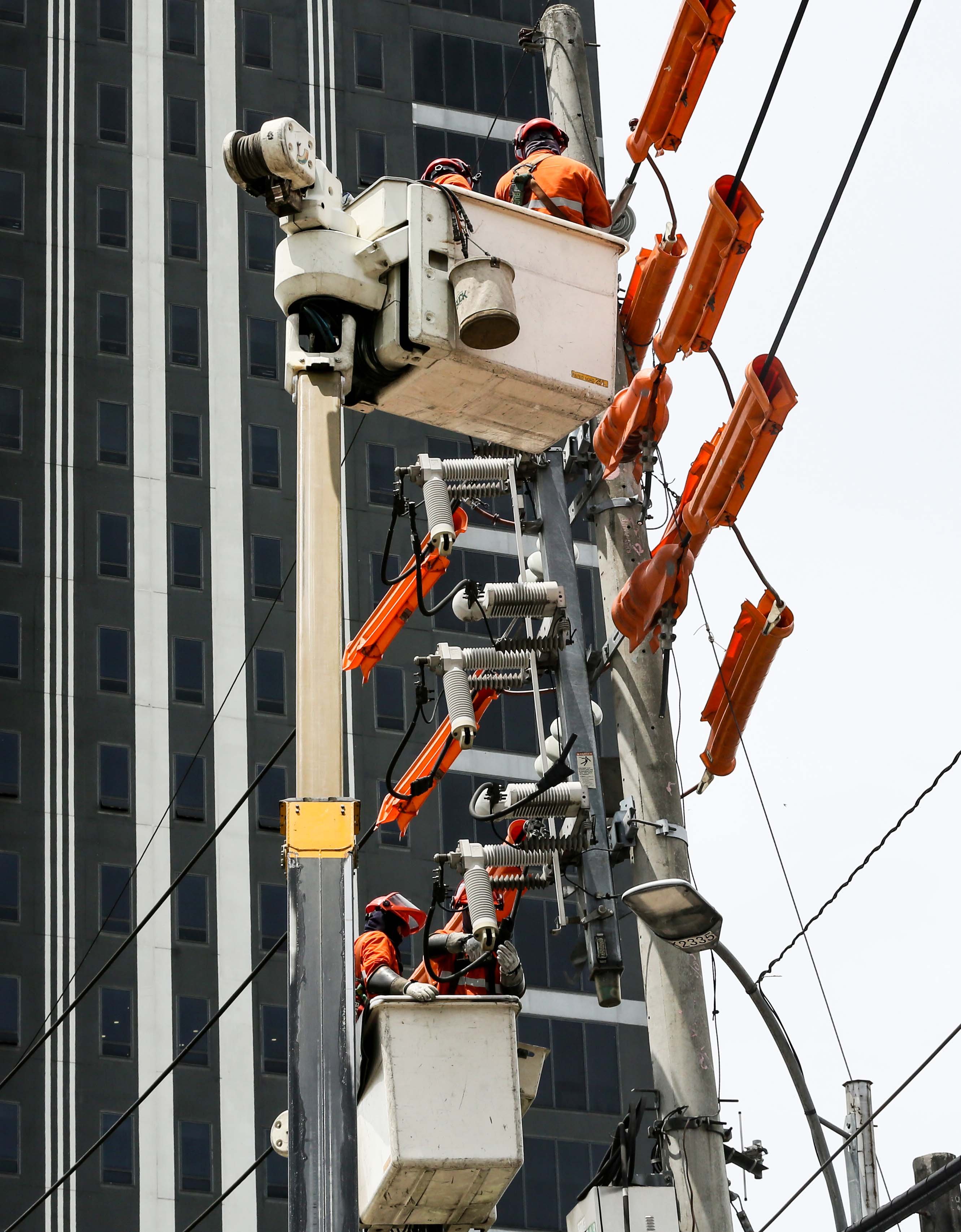 Meralco Linemen 