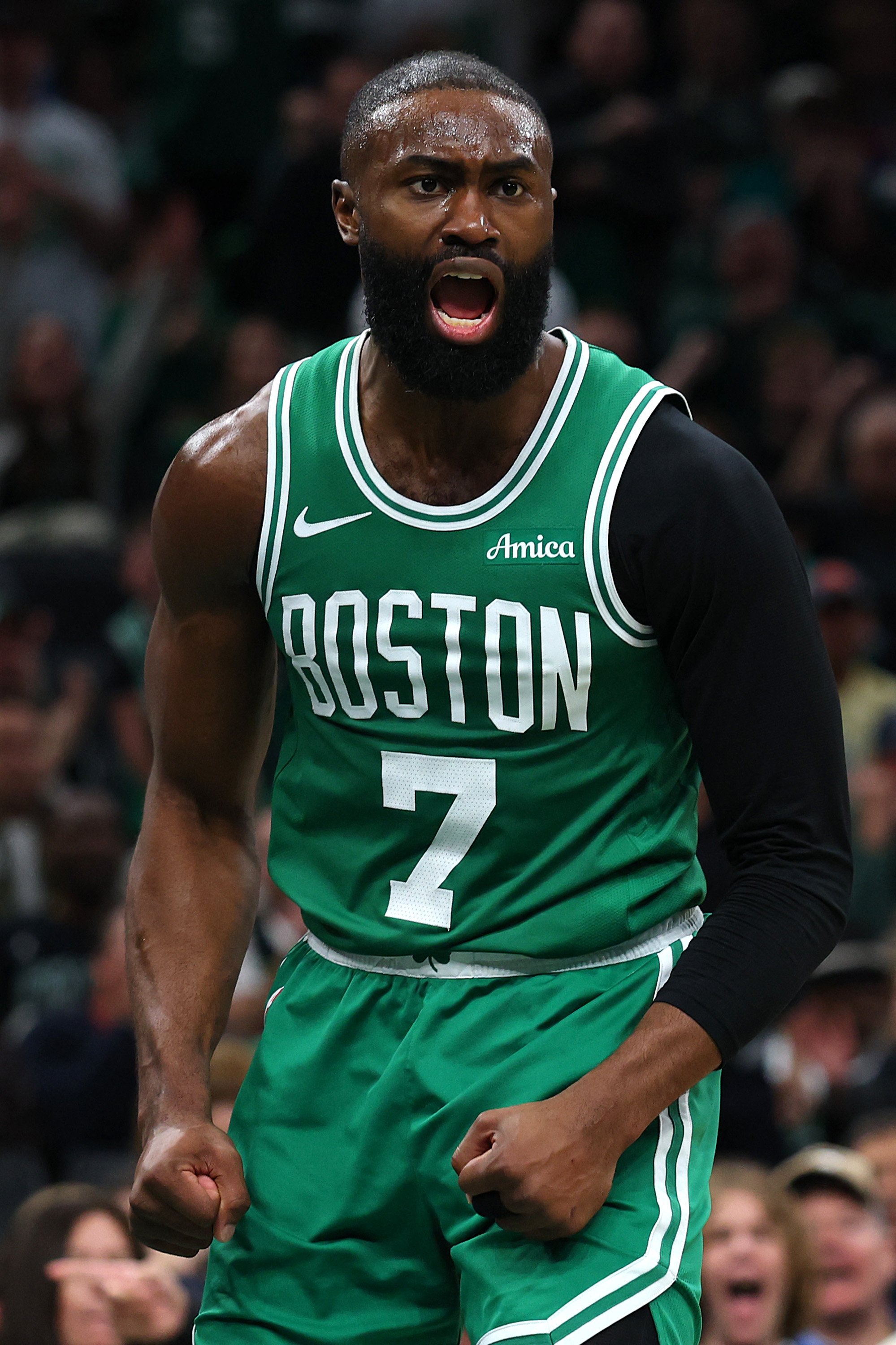 Brown joins Philadelphia in blockbuster deal