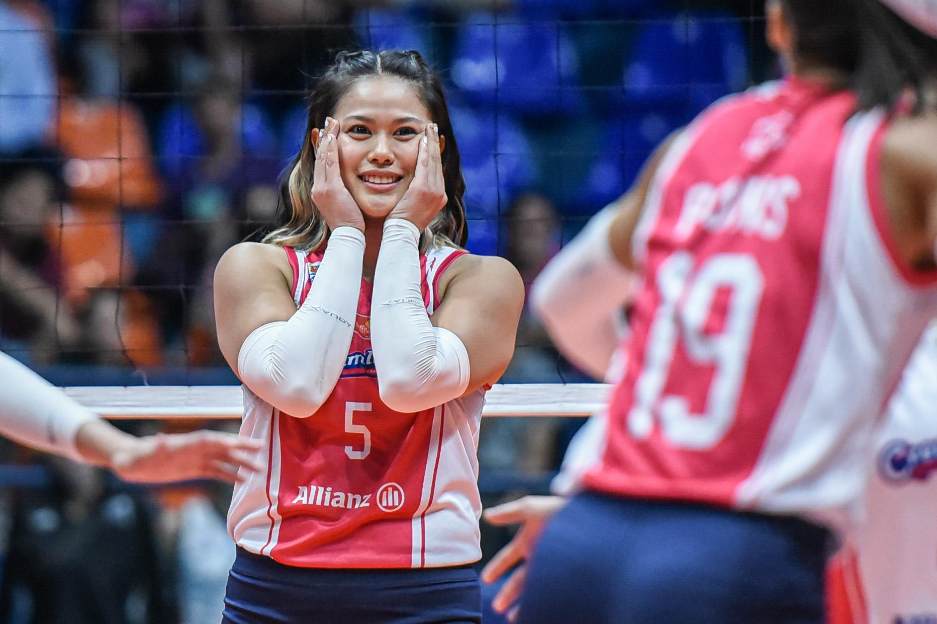 Sato inks Akari contract