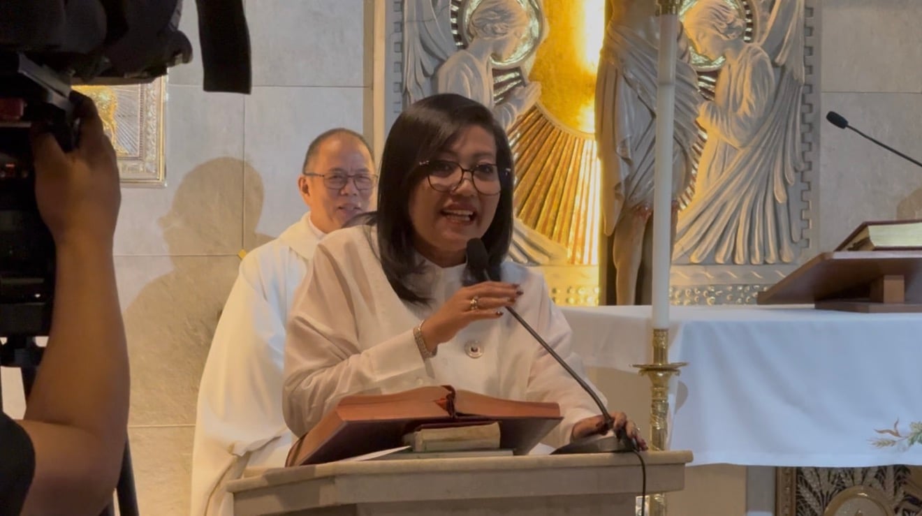 Luistro: Pray for the conviction of VP Sara