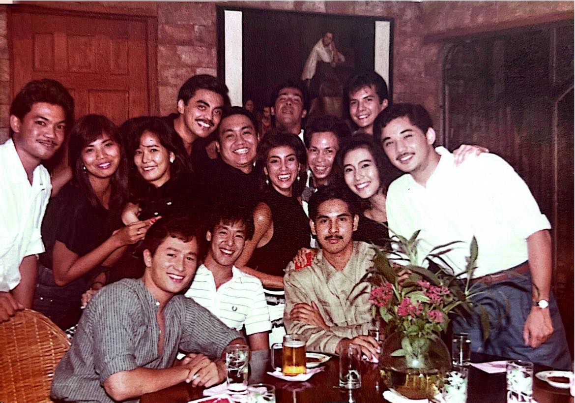 (FRONT ROW) Eric Quizon, Robert David and Jack de Mesa.  (Standing) JB Abesamis, Desiree Verdadero-Abesamis, Anna Lingad, Jan Garcia, Jackie Aquino, Tetta Ortiz-Matera, Maribel Lastimosa-Steinmann and Ricky Davao. (Third row) Jimmy Simbulan and Lito Gruet.