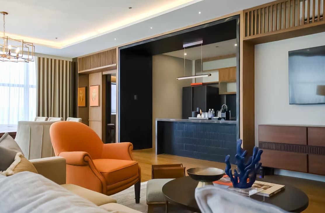 SET within Villar City, Brittany Hotel forms part of a growing lifestyle district that integrates living, leisure and hospitality in one destination.