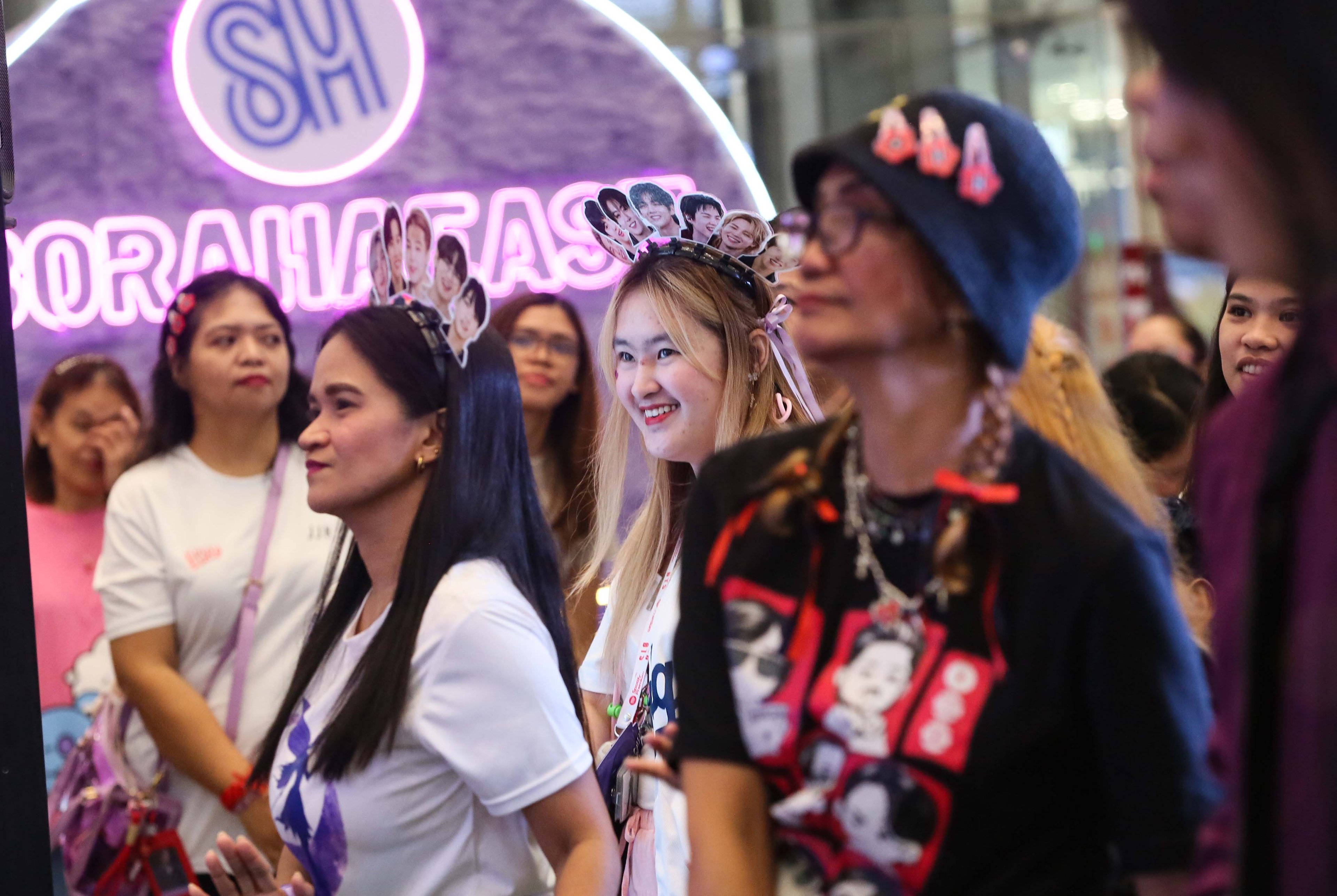 (July 04 2026) Fans of super Kpop group BTS dance and play during the BorahaEast 2.0 ARMY fan gathering at the SM City Masinag in Antipolo, Rizal on Saturday, July 4, 2026.. Photo/Analy Labor