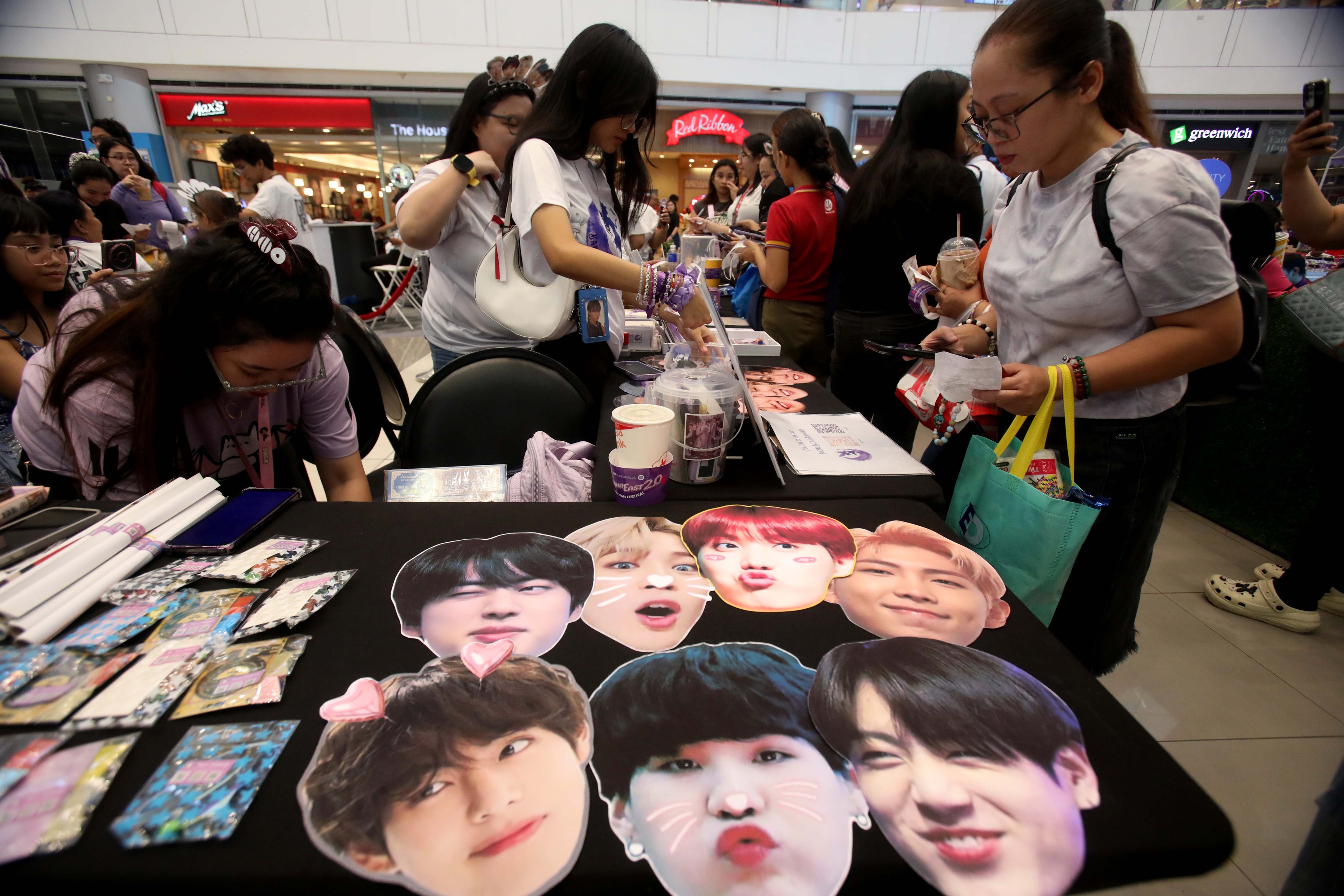 (July 04 2026) Fans of super Kpop group BTS dance and play during the BorahaEast 2.0 ARMY fan gathering at the SM City Masinag in Antipolo, Rizal on Saturday, July 4, 2026.. Photo/Analy Labor