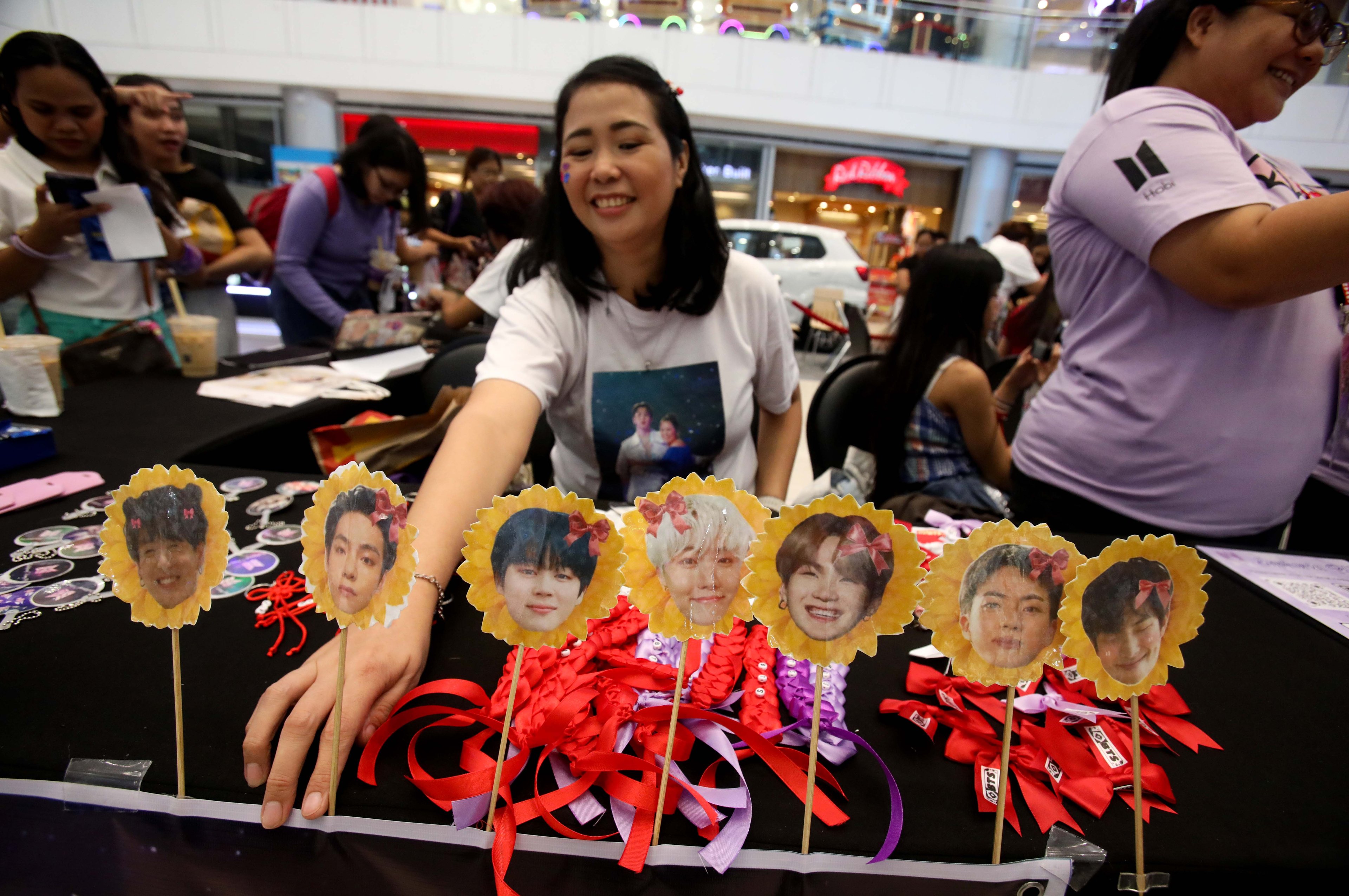 (July 04 2026) Fans of super Kpop group BTS dance and play during the BorahaEast 2.0 ARMY fan gathering at the SM City Masinag in Antipolo, Rizal on Saturday, July 4, 2026.. Photo/Analy Labor