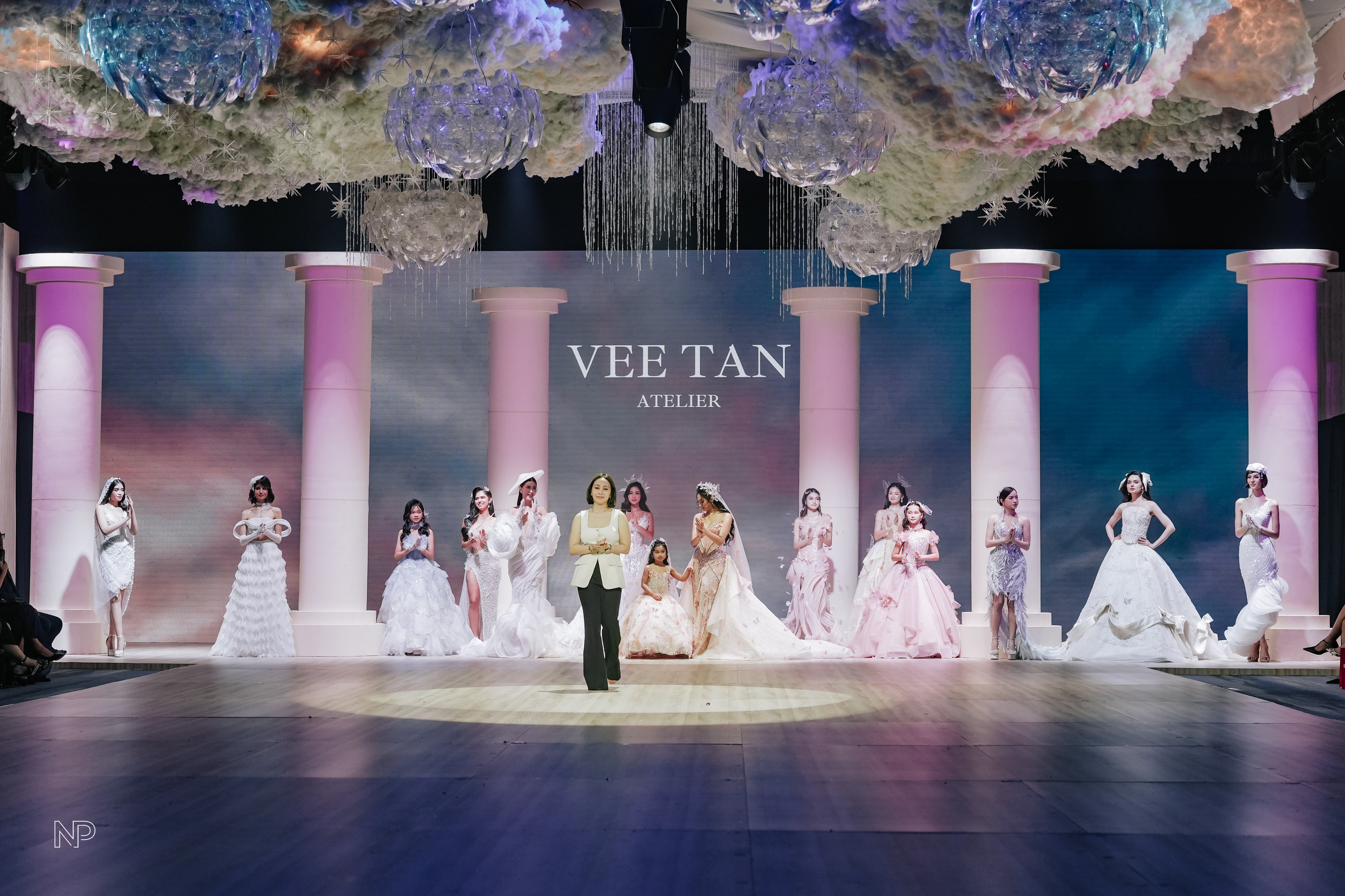 VEE Tan