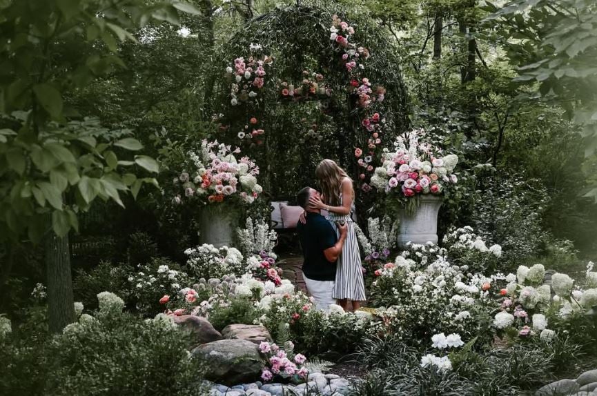 Taylor Swift, Travis Kelce seal their love