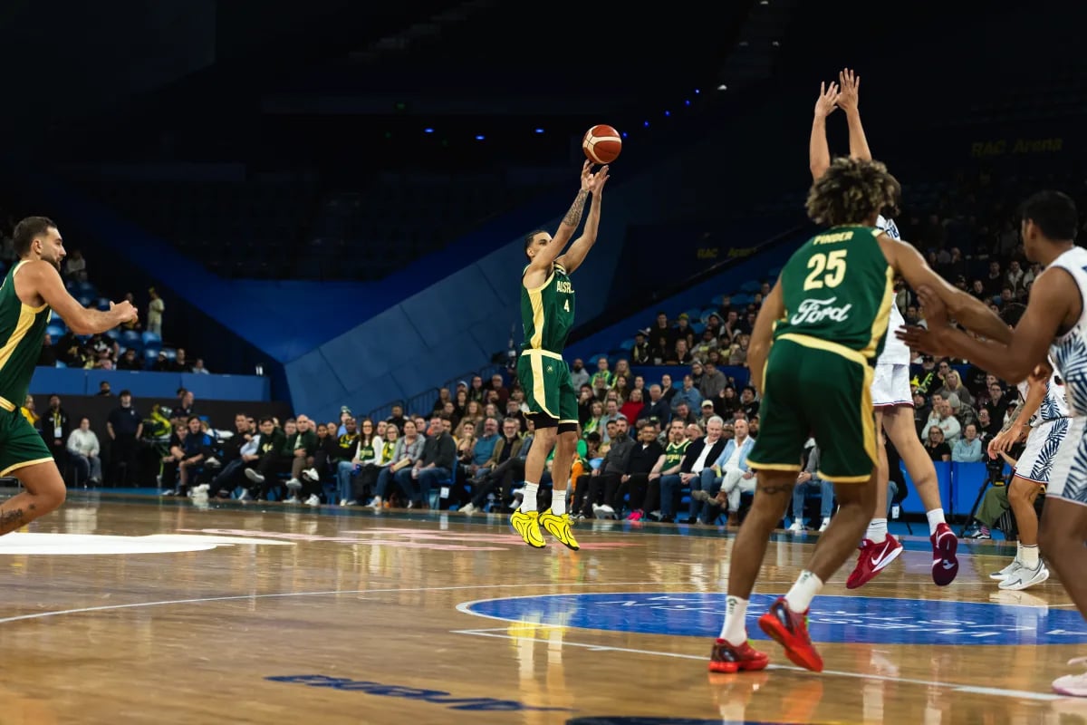 Aussies preparing shower of treys