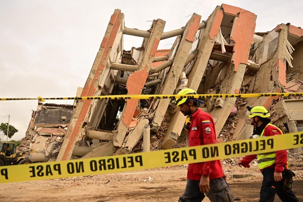 Twin quake deaths reach 2,954