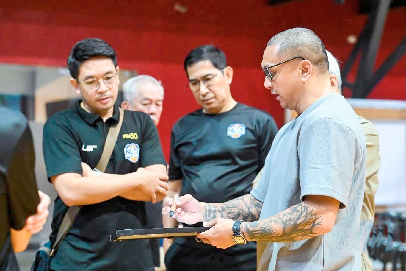 JIMMY Alapag embraces the huge challenge of leading the NLEX Road Warriors to their first title in the Philippine Basketball Association.