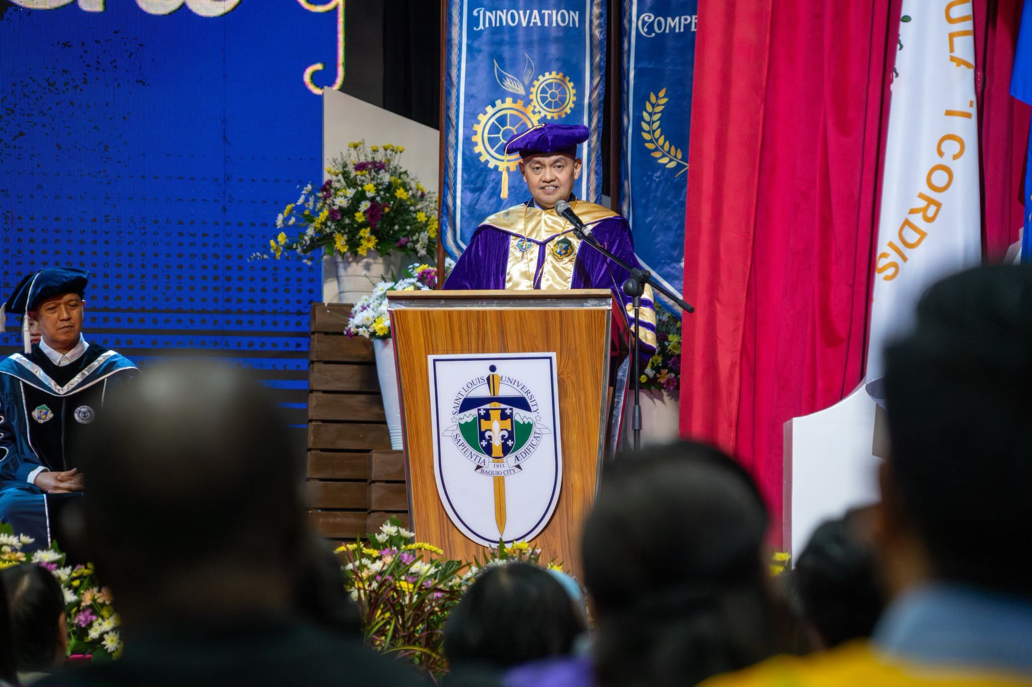 Leonen dares new lawyers: Reach out