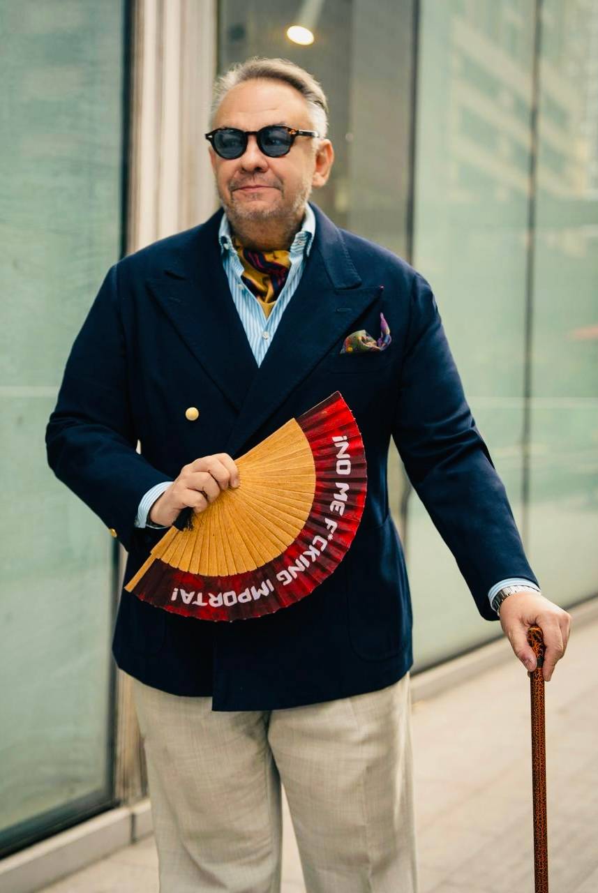 THE country’s one and only ‘Fan Man’, Monchet Olives.