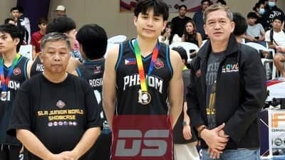 SANTI Romero (middle) gets rewarded with a Mythical Team selection after employing his airtight defense in Phenom Bluefire’s 66-62 win over University of Cebu in the Sinag Liga Asya Junior World Showcase 23-Under Championships at the Cebu Coliseum.