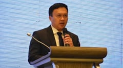 Arrest or surrender? DoJ defers to court