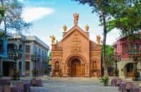 Situated in the heart of Quezon City along Roosevelt Avenue, Las Casas Filipinas de Acuzar - Quezon City is the heritage haven in the heart of Metro.