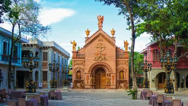 Situated in the heart of Quezon City along Roosevelt Avenue, Las Casas Filipinas de Acuzar - Quezon City is the heritage haven in the heart of Metro.
