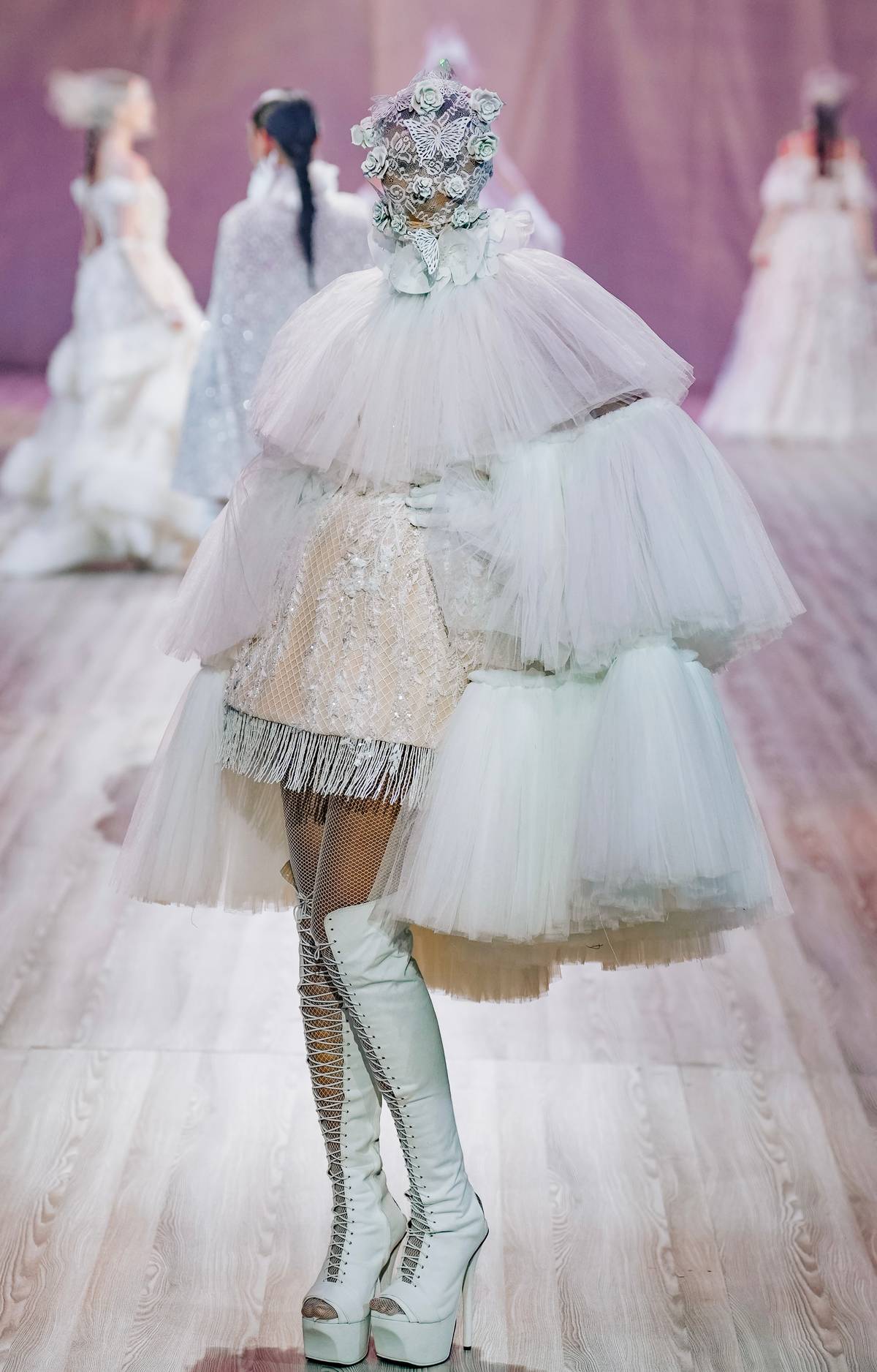 TIERS of tulle.