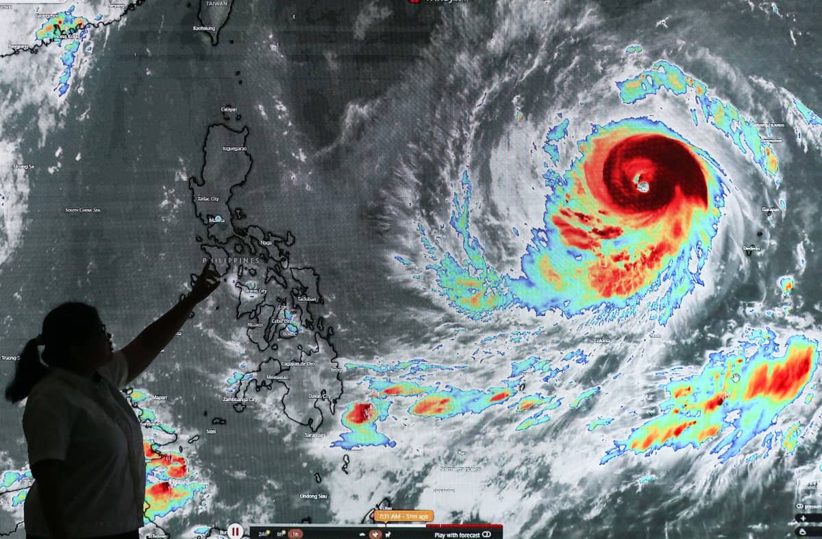 (July 07 2026) QCDRRMO Deputy for Hazard Monitoring Aleandra Rivera monitored the super typhoon with international name (Bavi) at QCDRRMO office in Quezon City on Tuesday July 7 2026, Bavi is expected to enter the Philippine Area of Responsibility (PAR) between Tuesday evening and early Wednesday, The super typhoon, which will be called Inday locally, will maintain its strength as it enters PAR, according to PAGASA. Photo/Analy Labor