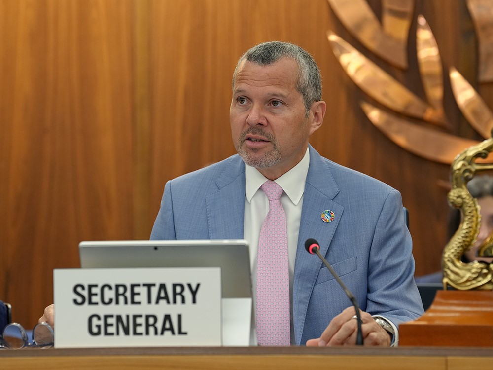 IMO chief urges safe departure of trapped ships