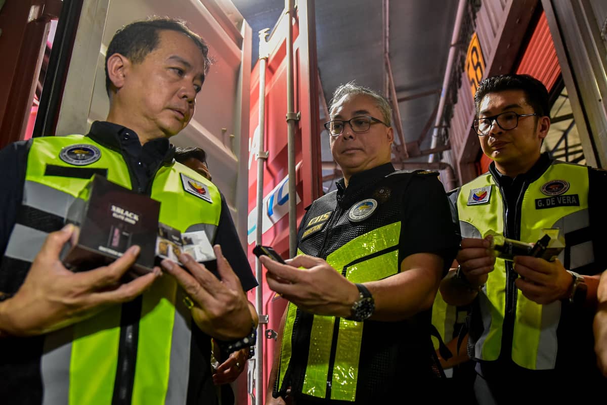 The Bureau of Customs, led by Commissioner Ariel Nepomuceno, seized nine container vans carrying an estimated P137 million worth of misdeclared vape-related products at the Manila International Container Port on 8 July. | 📸: Zedrich Xylak Madrid