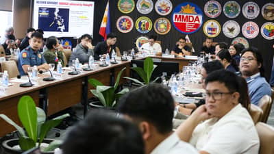 Metropolitan Manila Development Authority chairperson Don Artes leads an emergency meeting of the Metro Manila Disaster Risk Reduction and Management Council at the MMDA headquarters in Pasig City on Wednesday. Representatives from various government agencies convened to coordinate weather updates, flood and evacuation protocols, and the prepositioning of emergency response assets ahead of the expected impact of super typhoon ‘Inday.’