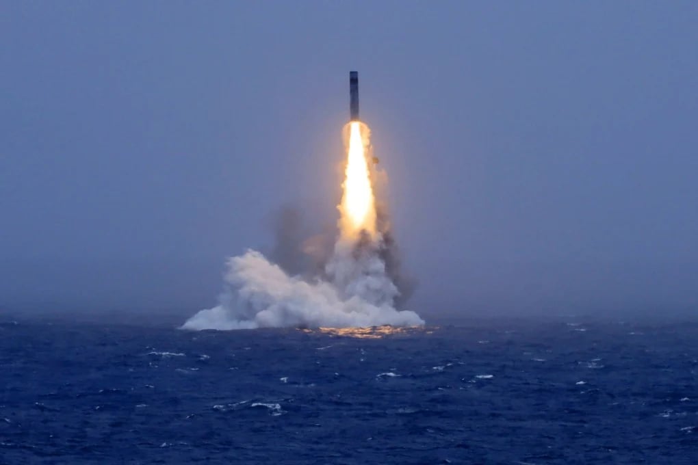 China fires missile from nuclear sub