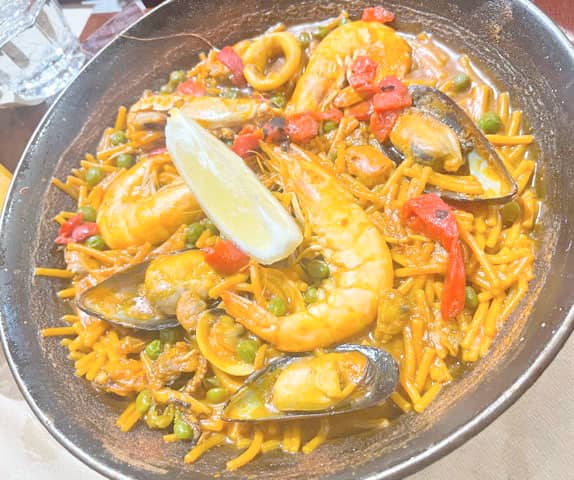 MADRID seafood noodles paella.