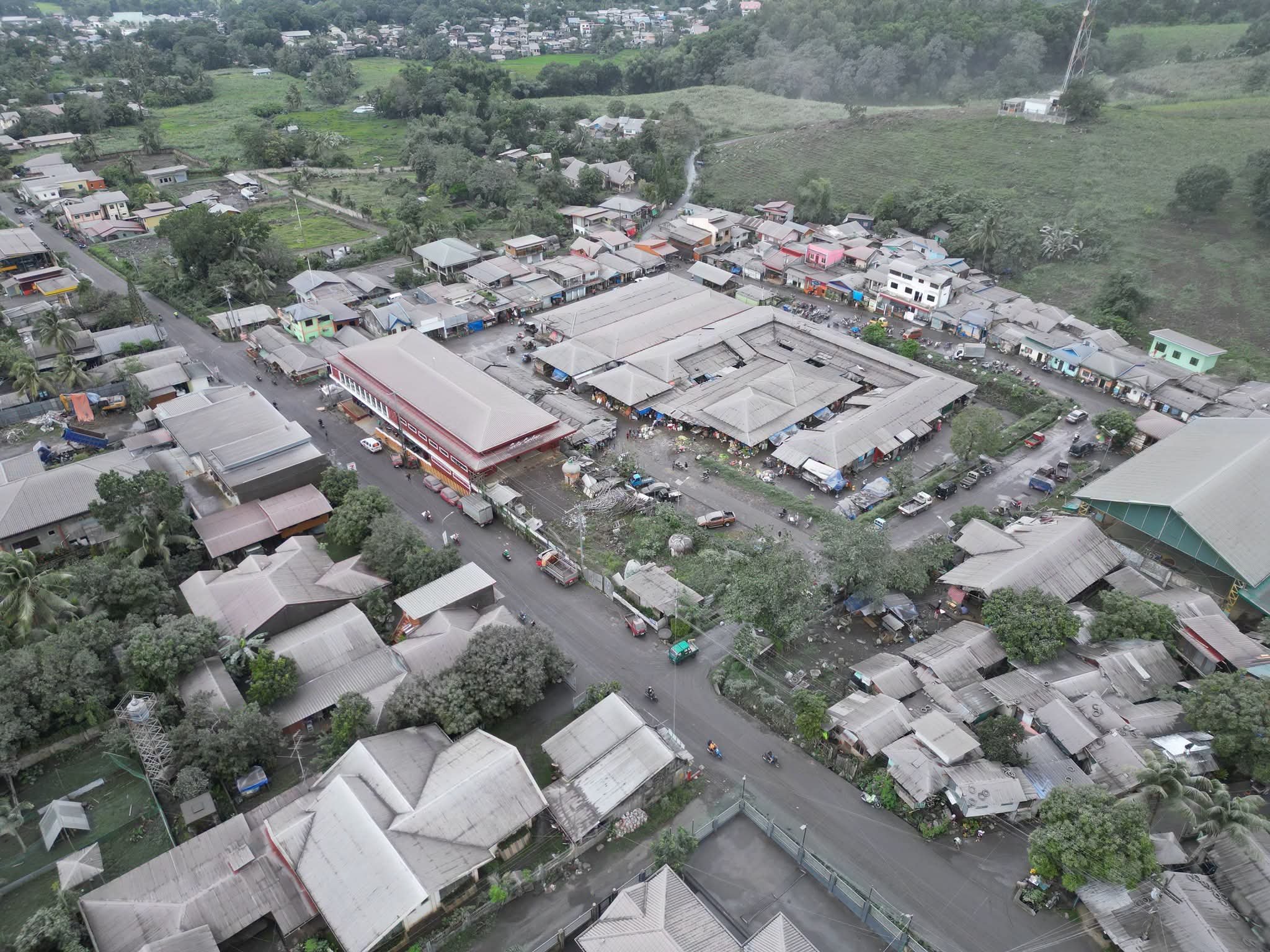 Kanlaon erupts, ashfall reaches Canlaon City to Midwest Cebu