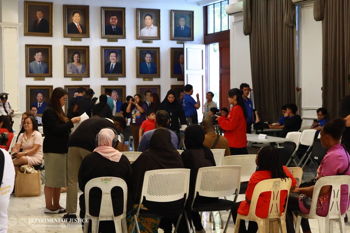 DoJ holds refugee one-stop shop