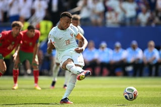 Mbappe, French storm into semis