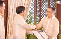Philippine Ports Authority general manager, Atty. Jay Daniel Santiago (rightmost) receives the certification from President Ferdinand Marcos Jr. (center) and Finance Secretary Frederick Go in Malacañang Palace for its inclusion in the ‘Billionaires Club’ after transmitting P5.33-billion dividend for Fiscal Year 2025 at the Bureau of Treasury.