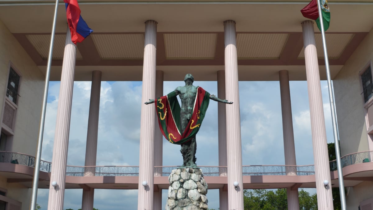 UP denies ordering campus home demolitions