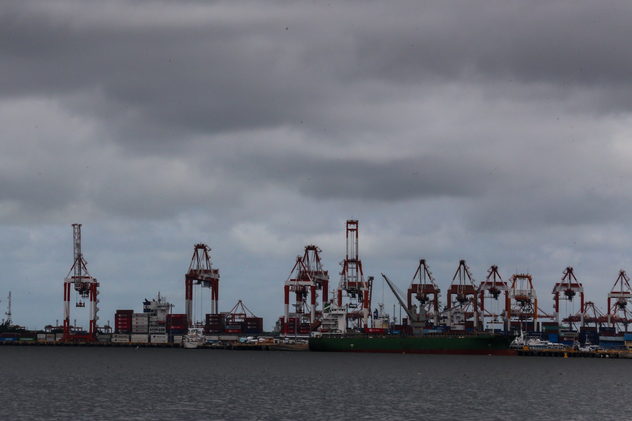 Dark clouds over Manila Bay