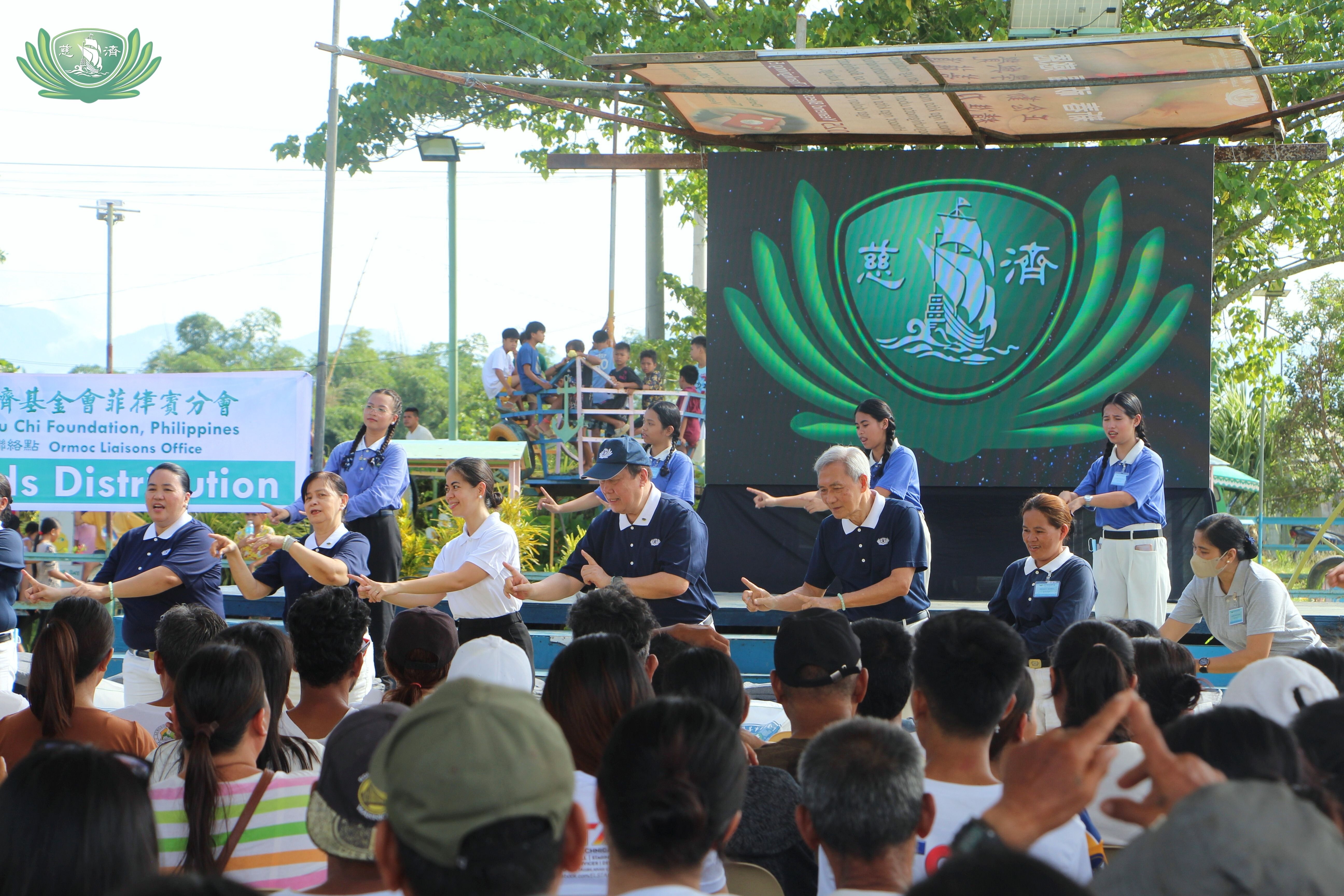 Tzu Chi aids 1,185 Ormoc families after Typhoon Opong