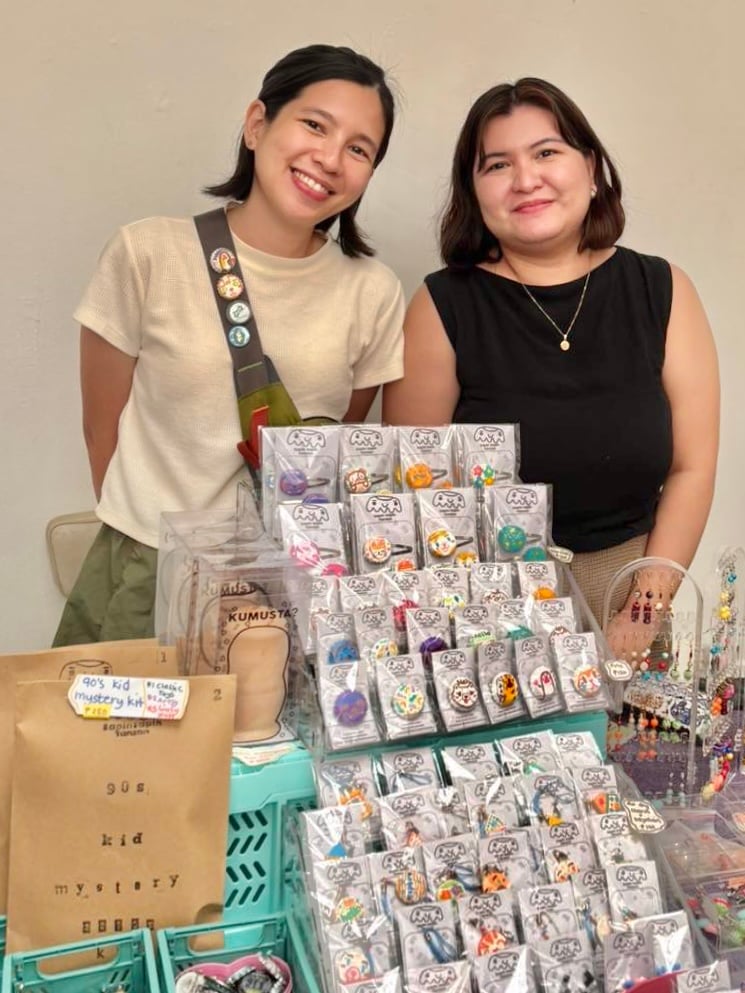 SICHI of Sapin Sapin Tanzan,  Paige of Quaintstitch