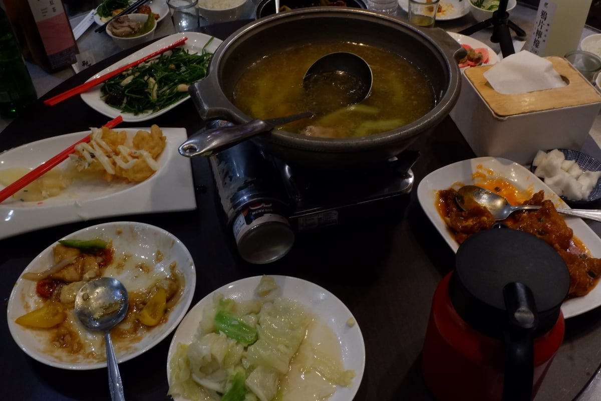 Live seafood, generous portions, and authentic Taiwanese flavors—Nanhai Fishing Village is where freshness takes center stage.