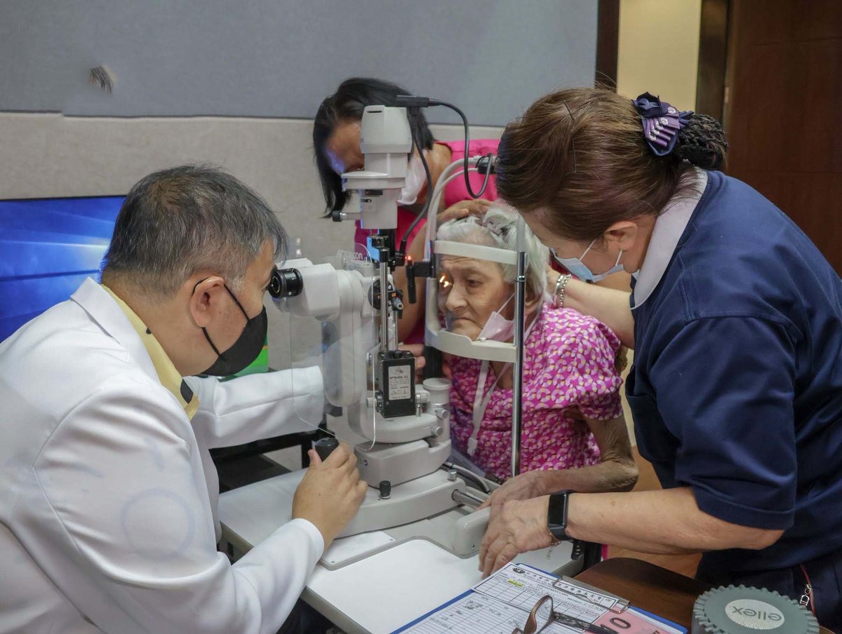 Filipino-Chinese elders finally given free eye checkup