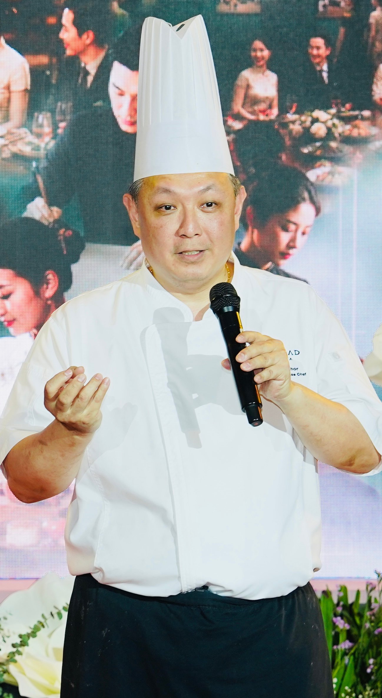 CONRAD'S China Blue, executive chef Eng Yew Kho introducing the different courses served at ‘Symphony of Senses.’