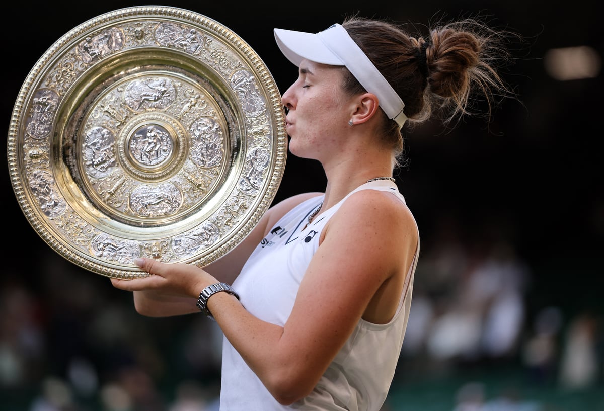 Noskova rules Wimby, bags 1st Grand Slam crown