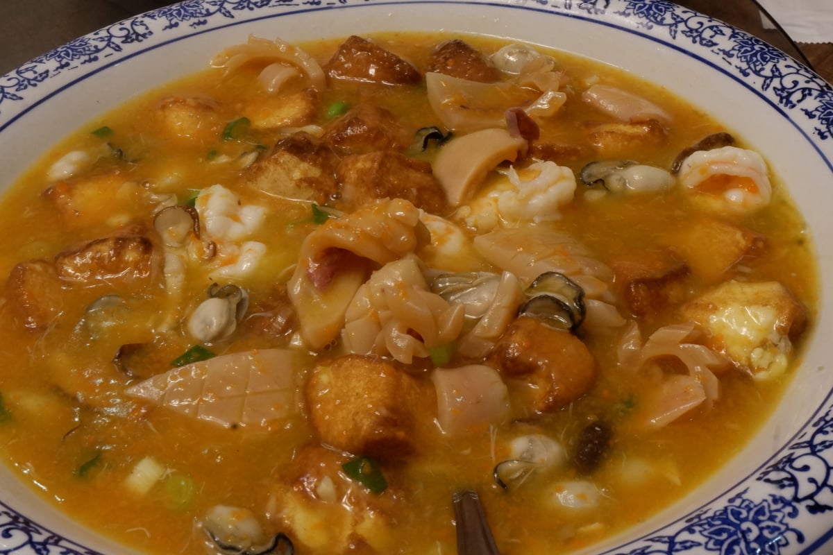 Bold flavors, home-style cooking. Jinshan Hakka Restaurant has been serving comforting Hakka classics since 1990.