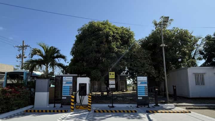 CHARGERS at an ACMobility hub support the planned rollout of electric public transport under its partnership with Basic Energy.