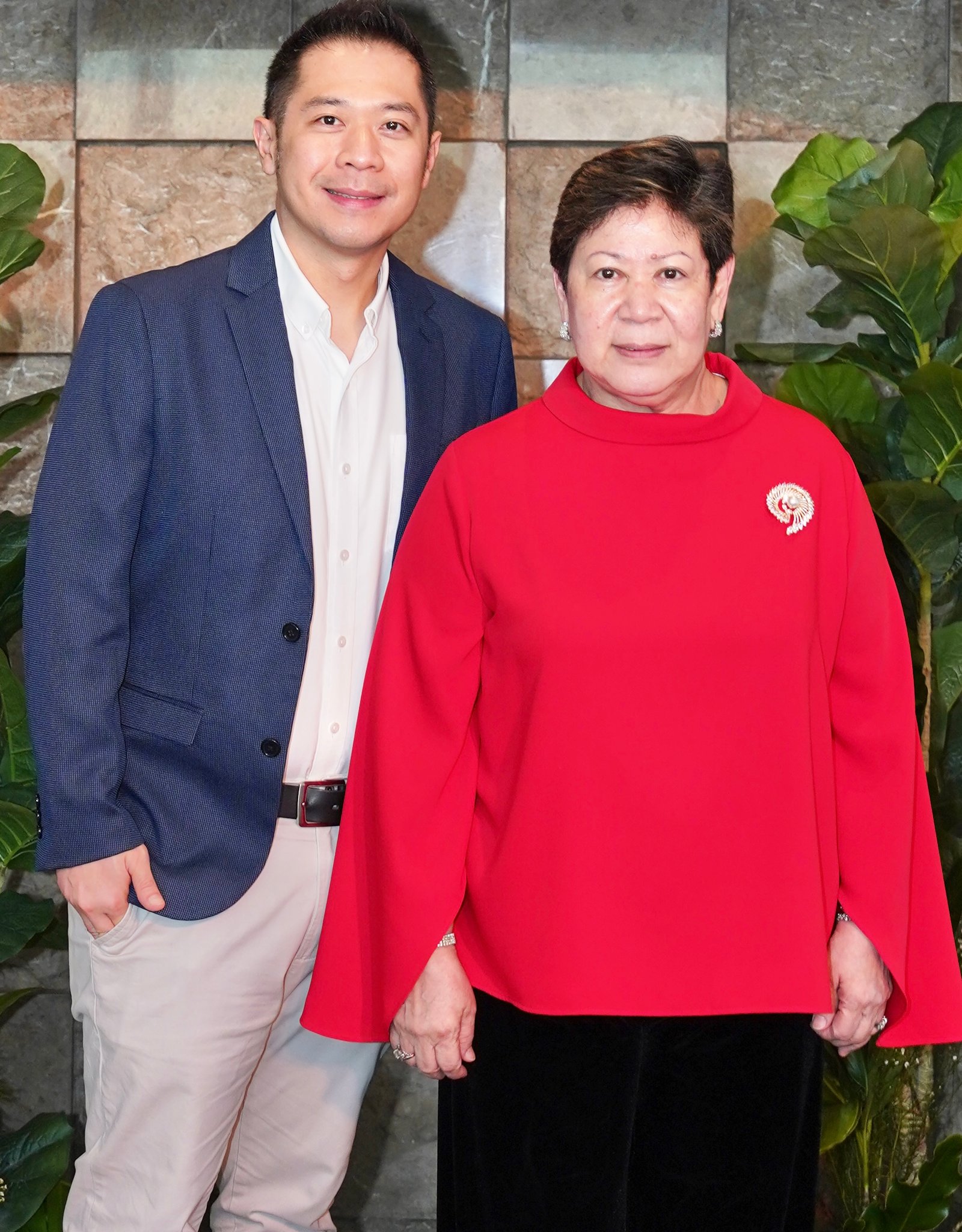 ALVIN Tan and Loraine Tan of ChinoyTV.