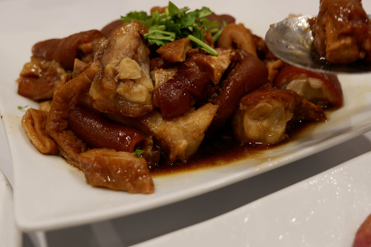 Recognized with a Michelin Bib Gourmand, Mao Yuan Restaurant has been delighting diners since 1971 with authentic Taiwanese dishes rooted in family recipes and fresh flavors.