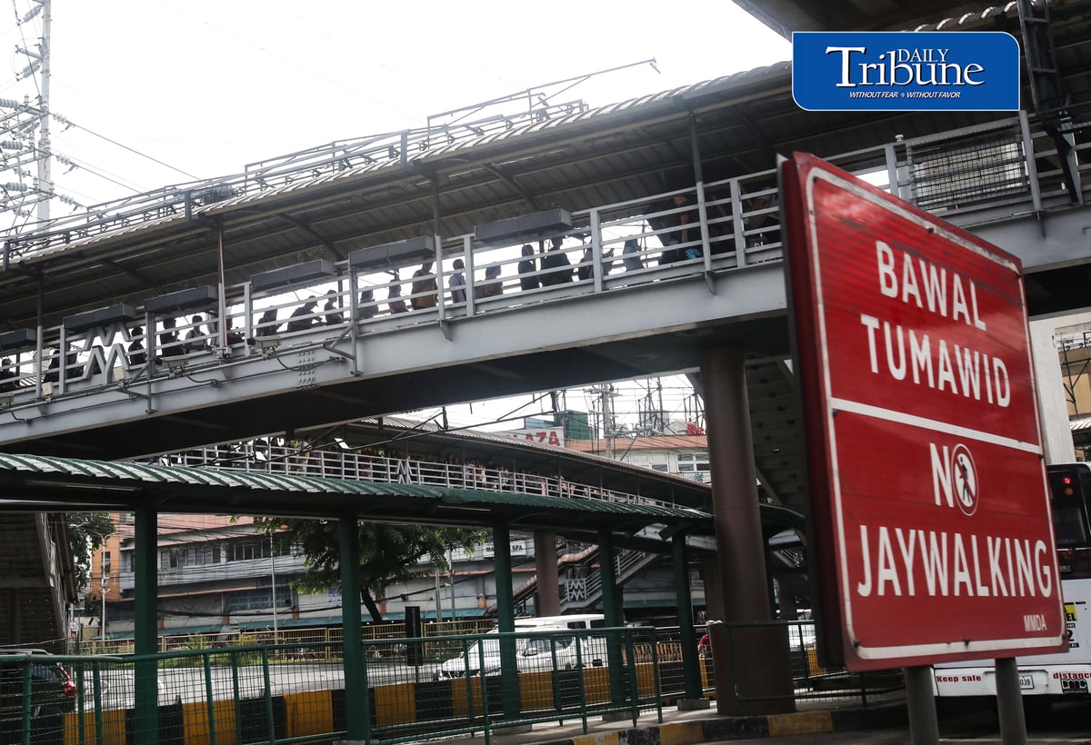 (July 13 2026) Commuters queuing at carousel Roosevelt bus station in Munoz Quezon City on Monday morning July 13 2026. Photo/Analy Labor